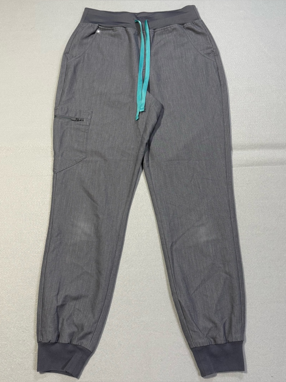 FIGS Technical Collection Gray Jogger Scrub Pants Women’s Small Cargo Pockets